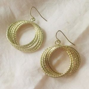 VTG Gold Tone Twisted Dangle Drop Hoops Earrings
